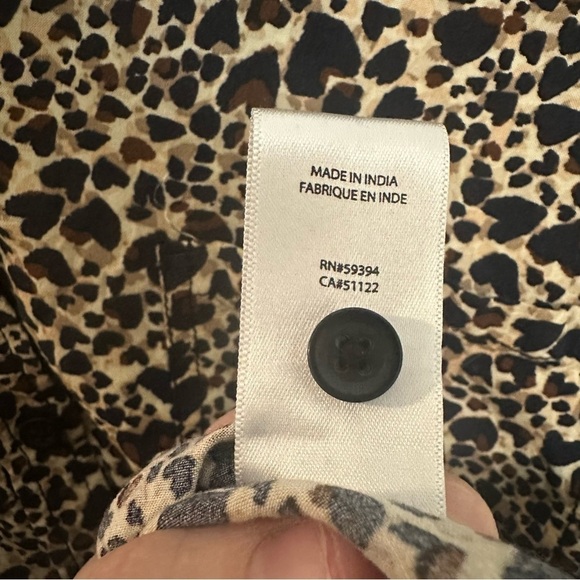 BeachLunchLounge Leopard Print Button Up Shirt Unsized ( large?) - Picture 8 of 8